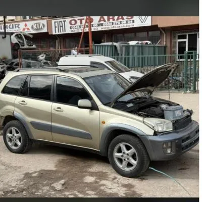 Toyota RAV4 Çıkma Orijinal Kapı